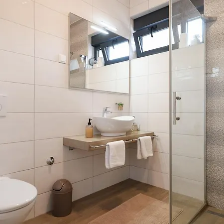 Mato 1 Apartment